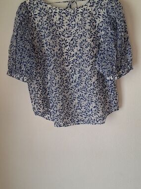 Ann Taylor White and Blue Casual Summer Elegant Floral Puff-Sleeve Blouse SzM